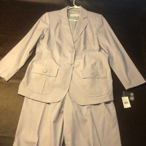 2 piece Women's pant suit